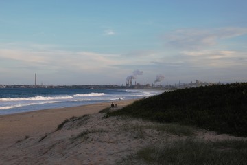 Pollution on a very nice coast in Australia – Is the sky lying? 