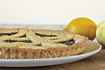 crostata alla marmellata di more cotta dal basso particolare