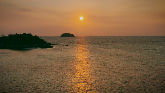 lev&eacute; de soleil sur la mer