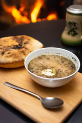 żurek z jajkiem i pitą