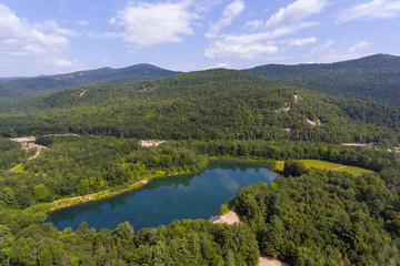 Fototapeta premium Thorne Pond Conservation Area in White Mountain National Forest, Bartlett, New Hampshire, USA.