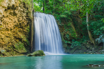Fototapeta na wymiar Beautiful scenery of Erawan Waterfall in Kanchanaburi,Thailand.