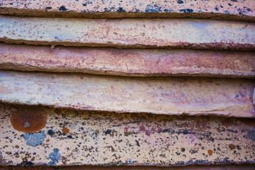 Tejas antiguas ordenadas para construcción