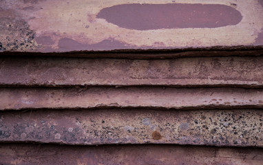 Tejas antiguas ordenadas para construcción