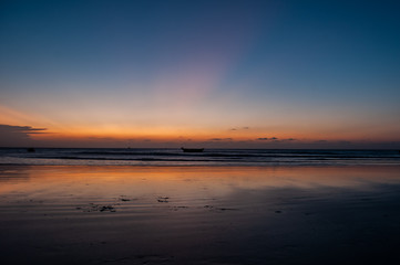 Fototapeta na wymiar Jericoacoara, Ceará, Brasil. Outubro 2018. Pôr do sol na praia em Jericoacoara, nordeste brasileiro