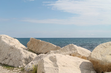 Fototapeta na wymiar Big rocks and a sea view
