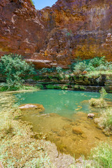 circular pool in dales gorge, karijini national park, western australia 7