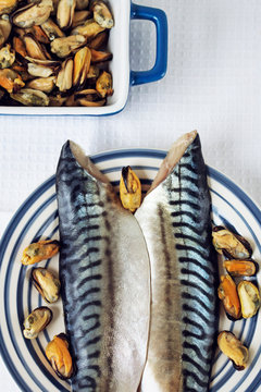 Mackerel and mussels on plate, Mackerel preparation