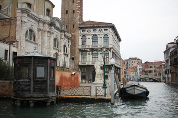 Obraz premium Sightseeing place attractive ancient building, one of wonderful place for day trip boat ticket Ferry terminal at Grand Canal Venice, Italy