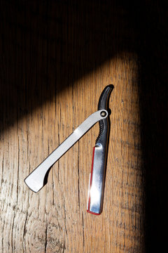 Old-fashioned razor blade 