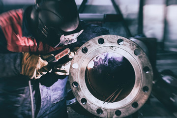 Flat welding flange to the pipe steel