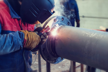 Flat welding flange to the pipe steel