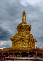 Fototapeta na wymiar Golden stupa of Yarchen Gar in Tibet