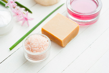 Body care and cleaning product samples