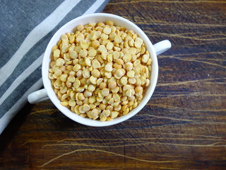 Yellow split peas used to make soup and pease pudding