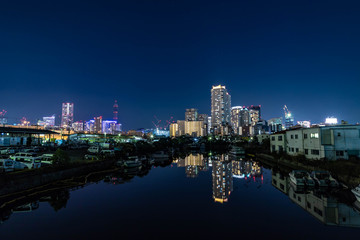 Fototapeta premium 夜の横浜湾岸地区