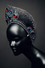 Mannequin head in creative Russian dark silver kokoshnick with jewels