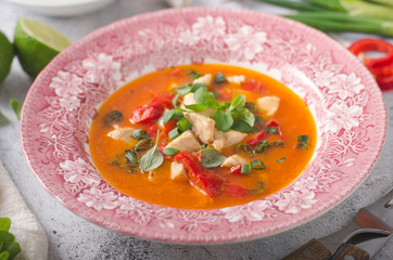 Spicy curry with homemade tortilla and garlic dip