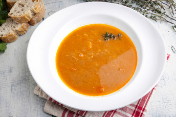 Plato de sopa de pescado