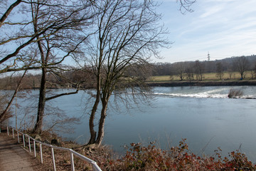 Widok na rzekę © Iwona