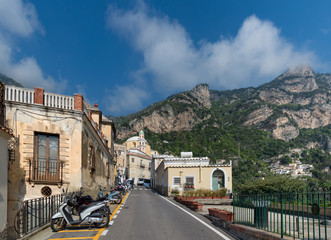 Fototapeta na wymiar Narrow street view of beatiful town of Positano at Amalfi Coast, Italy.