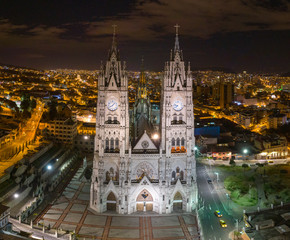 Fototapeta premium La Basilica church at Night