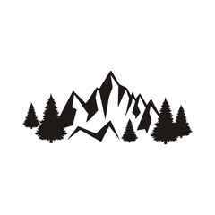 Obraz premium Silhouette of mountains and forest
