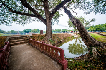 Parque histórico nacional em Sukhothai, Tailândia.