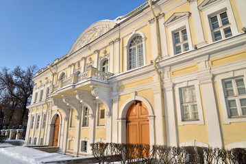 Fototapeta na wymiar Palace in Saint Petersburg.