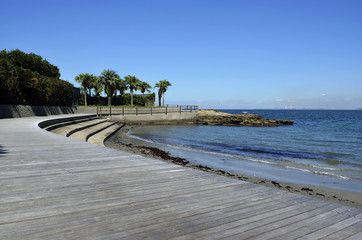 海辺の遊歩道