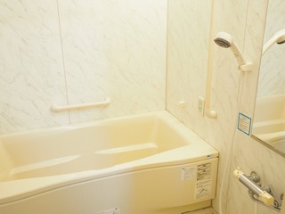 きれいに掃除されたお風呂、浴室