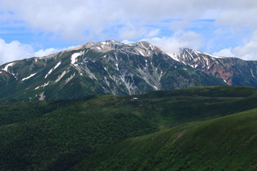 Fototapeta premium 北アルプス三俣蓮華岳山頂からの景色 雲ノ平を取り巻く山々 薬師岳
