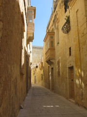 Obraz premium wąska uliczka na starym mieście