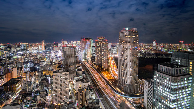 TOKYO,JAPAN - February 22, 2019 :Tokyo skyline cityscape at dusk