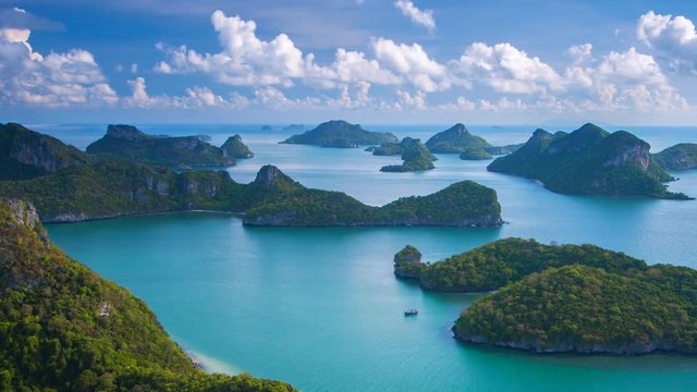 Time lapse of Mu Ko Ang Thong island. This place is a marine national park in the Gulf of Thailand, Panning, Right to Left.