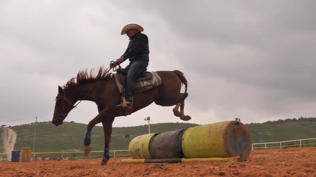 Extreme cowboy race