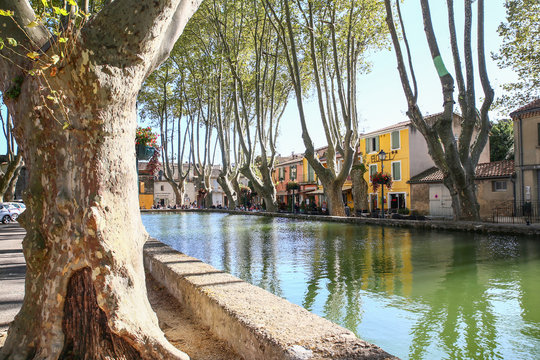 Old tub with water in Cucuron, Provence, France
