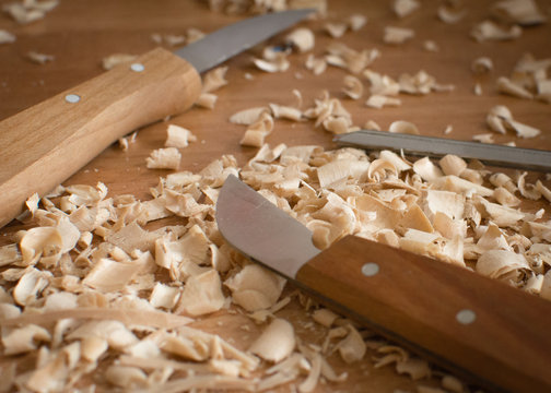 Woodcarving with Knives and Chisels