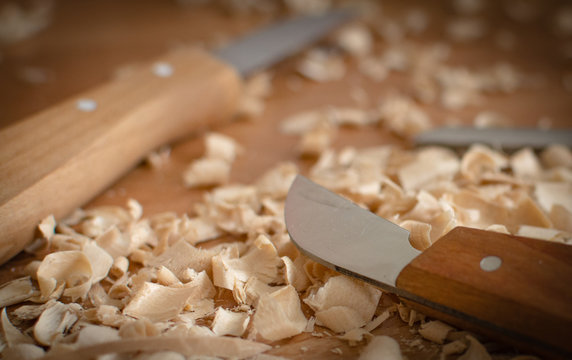 Woodcarving with Knives and Chisels