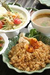カニチャーハンとタイ料理