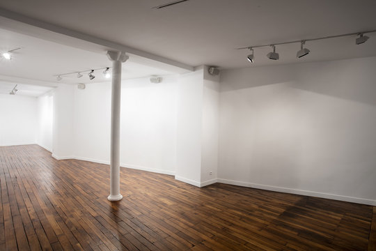Galerie d'art vide, Paris