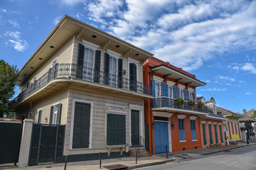 Fototapeta na wymiar Shotgun houses in the French quarter of New Orleans (USA)