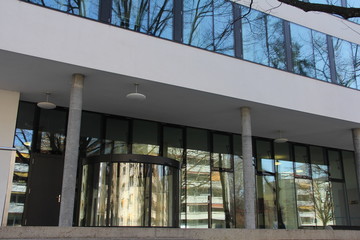 Eingang Gebäude