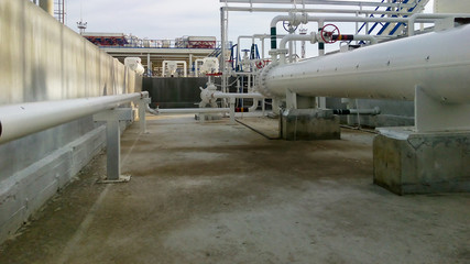 Heat exchanger in a refinery