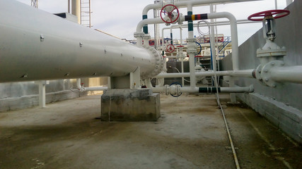 Heat exchanger in a refinery