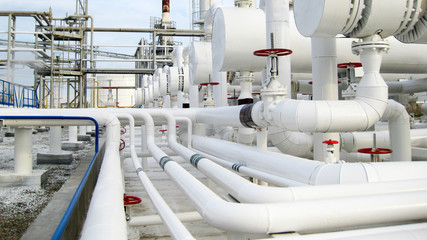 Heat exchangers in a refinery