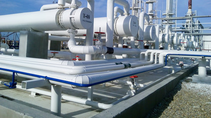 Heat exchangers in a refinery
