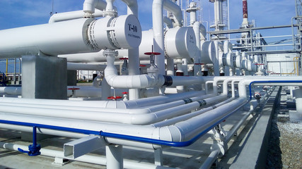 Heat exchangers in a refinery