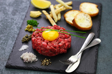 steak tartare, tartar steak, beef tartare
