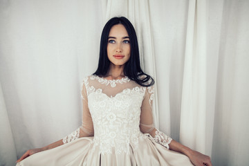 Obraz na płótnie Canvas bride on white background